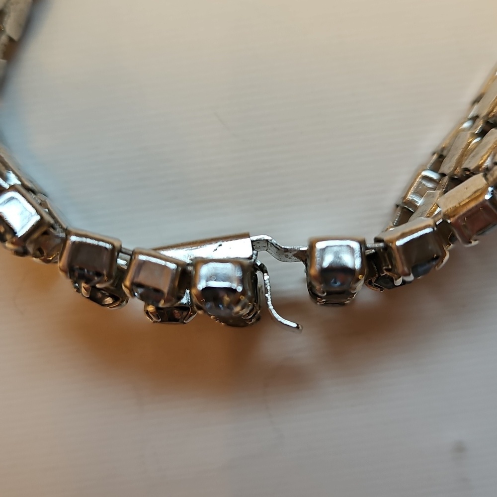 Vintage KRAMER Rhinestone Bracelet with Hidden Box Clasp Round & Oval Stones - Picture 8 of 11
